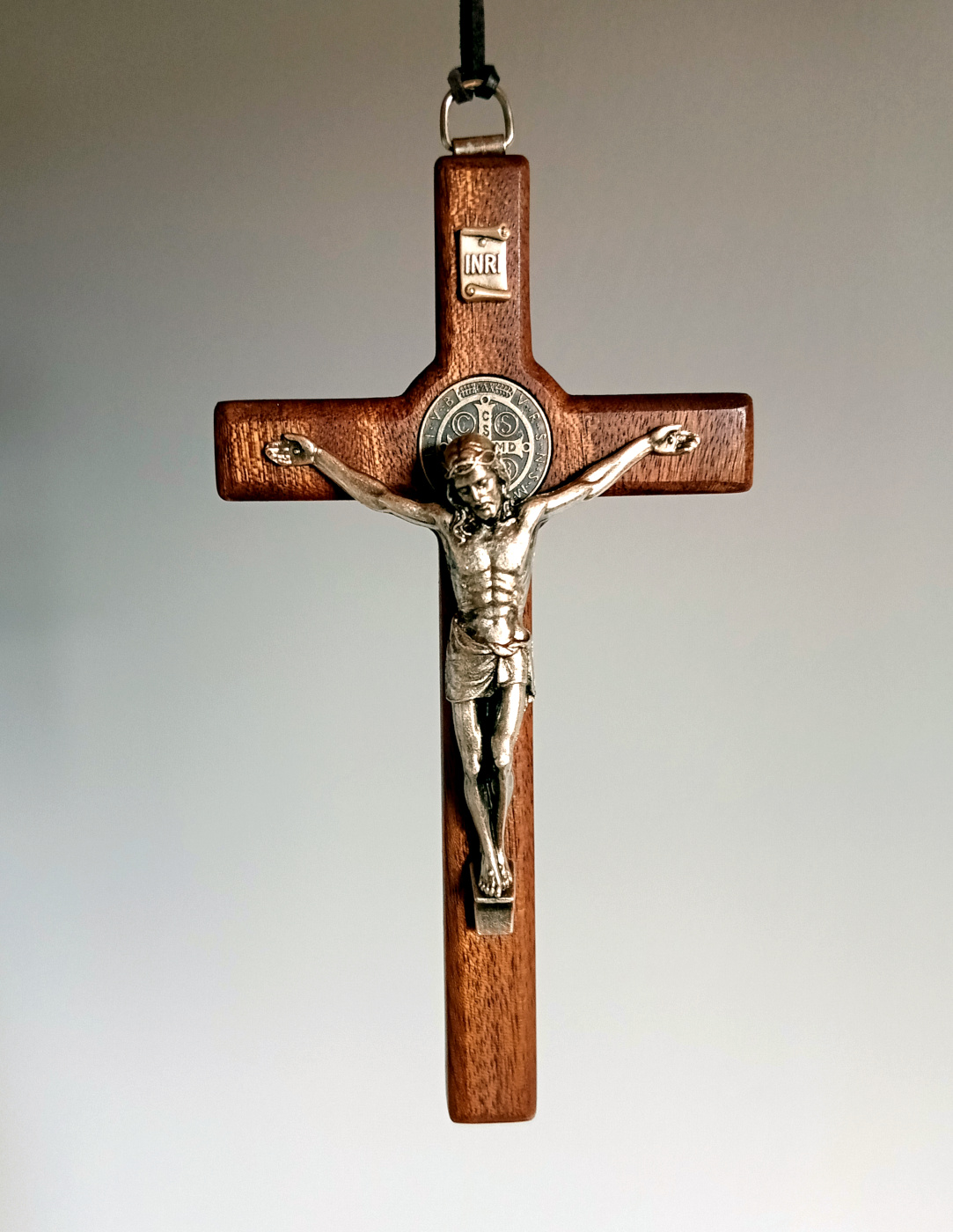 Krzyż Benedyktyński wiszący 15 cm - bierzmowanie